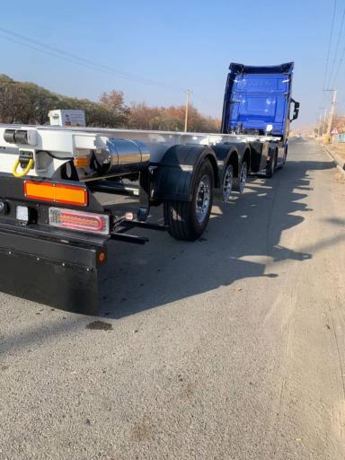 عکس نمایشگاه کامیون بادروج بندرعباس 