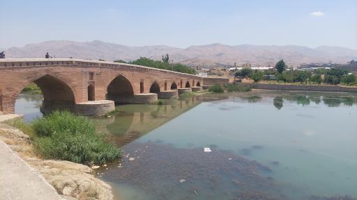 عکس پل تاریخی قشلاق( سد وحدت)