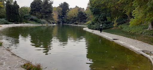 عکس دریاچه باغ گیاه‌شناسی تهران