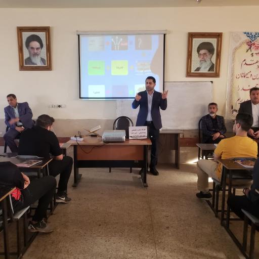 عکس دبیرستان پسرانه شاهد انصار