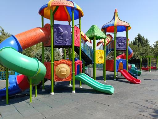 عکس زمین بازی کودکان