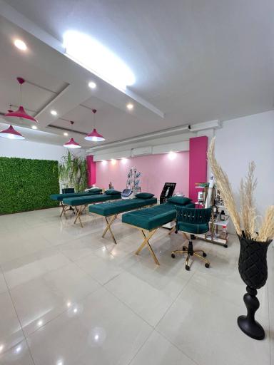 عکس کلینیک لاغری دکتر نازنین سادات عقیلی مقدم