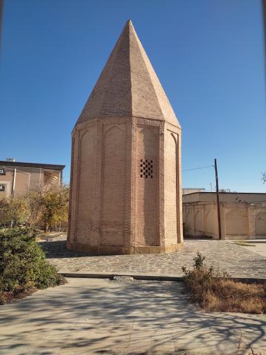 عکس برج تاریخی قربان