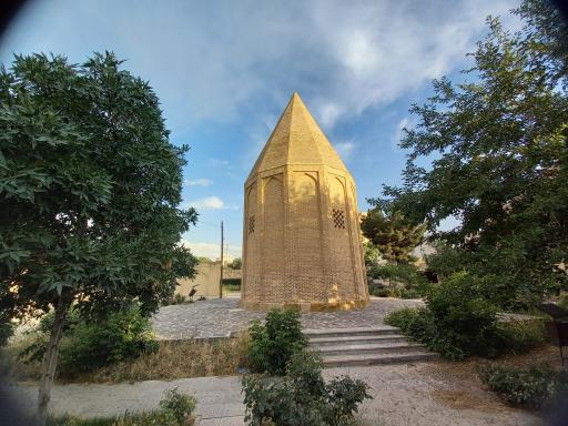 عکس برج تاریخی قربان