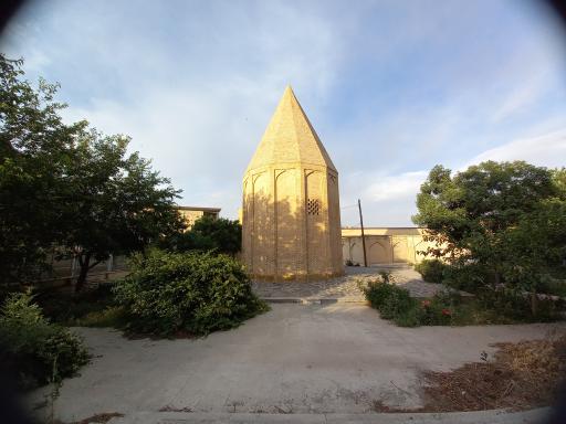 عکس برج تاریخی قربان