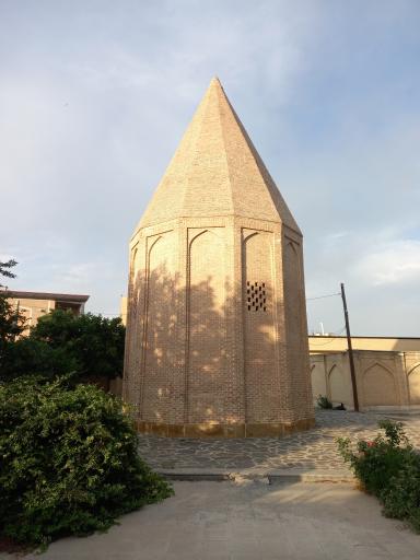 عکس برج تاریخی قربان