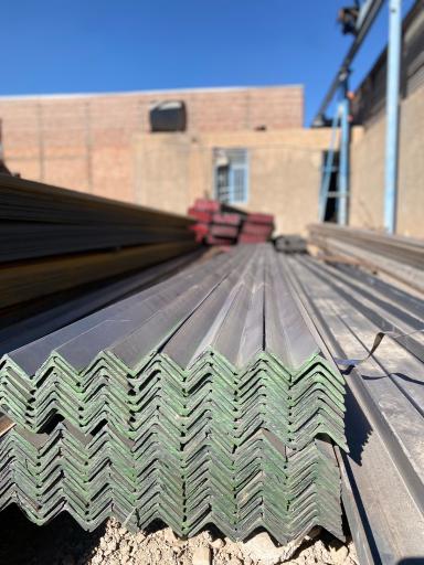 آهن آلات خنجری