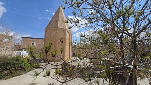 عکس برج تاریخی قربان