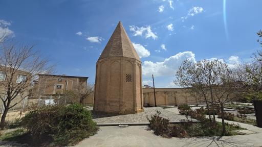 عکس برج تاریخی قربان