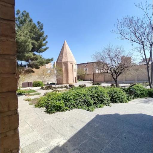 عکس برج تاریخی قربان