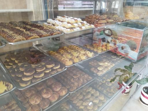 عکس شیرینی فروشی پدیده