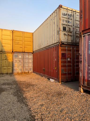 عکس انبار کانتینری آرین (امین زندیه)