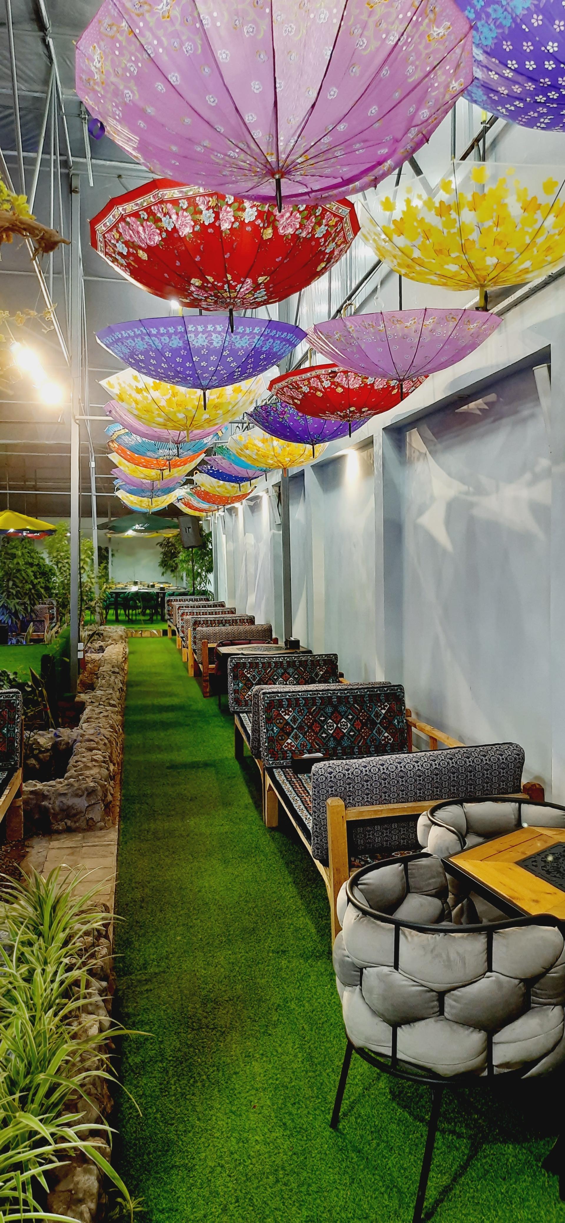 عکس باغ رستوران آپادانا 