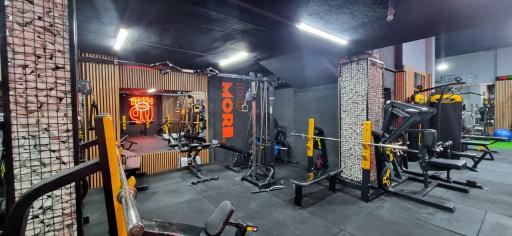 باشگاه بدنسازی آناتومی