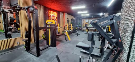 باشگاه بدنسازی آناتومی