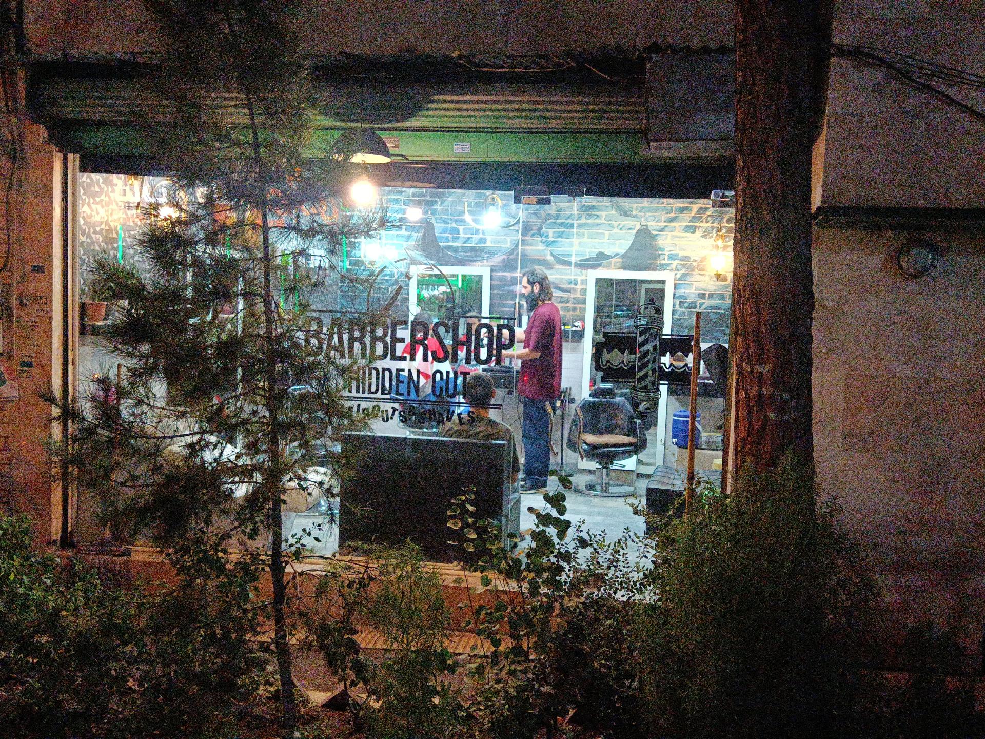 عکس آرایشگاه مردانه هیدن کات