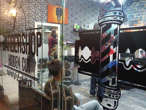 عکس آرایشگاه مردانه هیدن کات