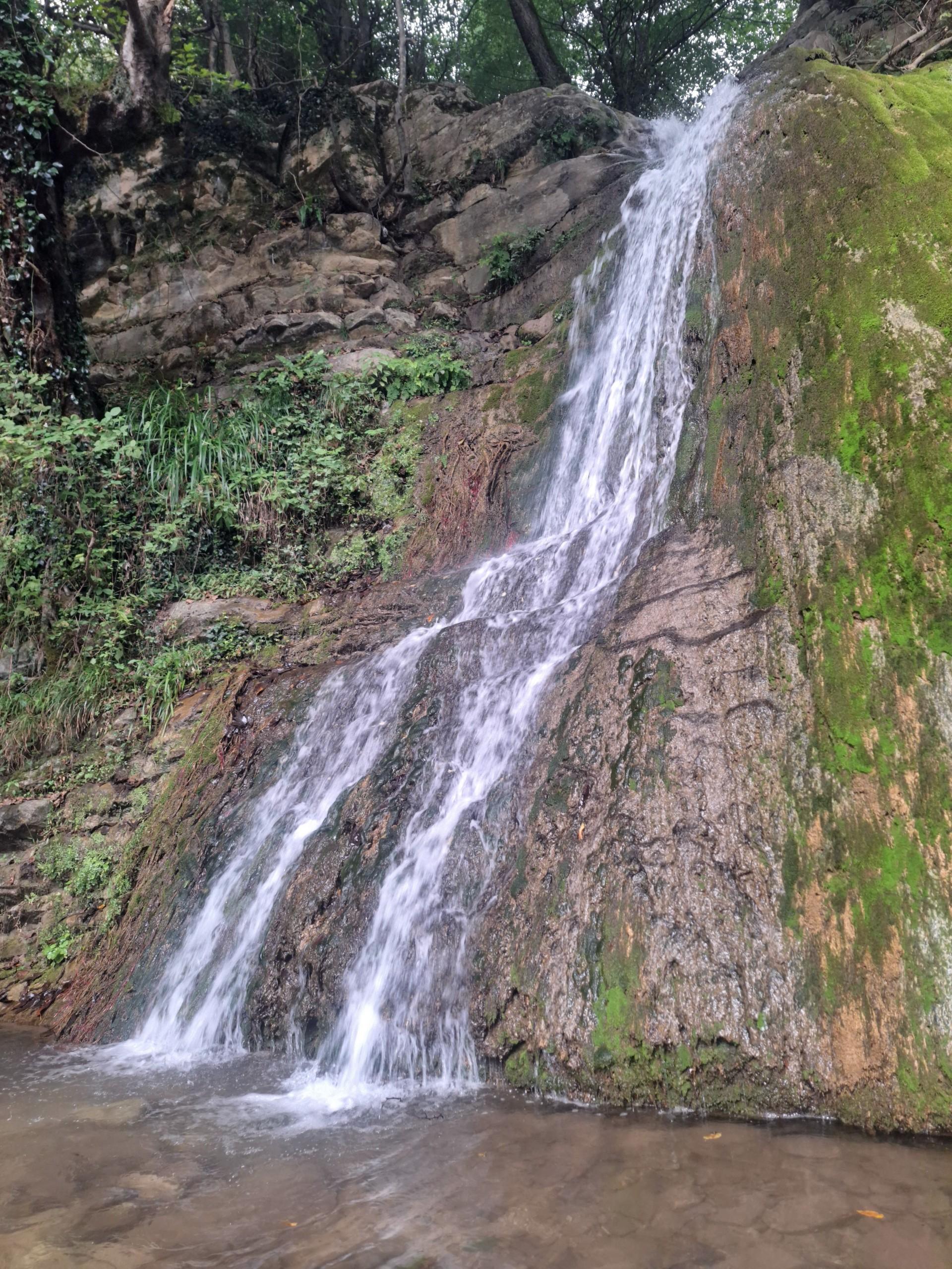 عکس آبشار شار شار