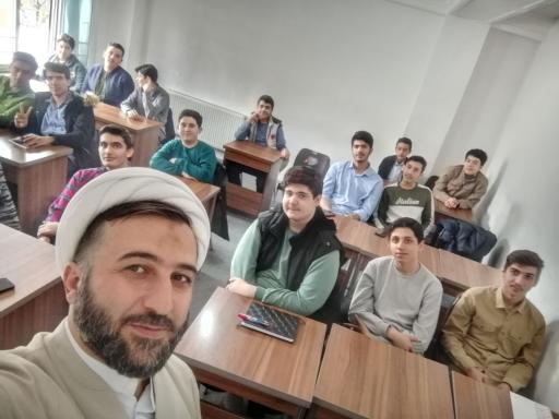 عکس دبیرستان آسمانی ها 