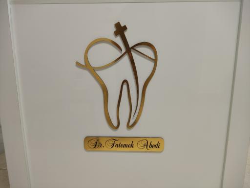 عکس دکتر فاطمه عابدی (متخصص درمان ریشه)