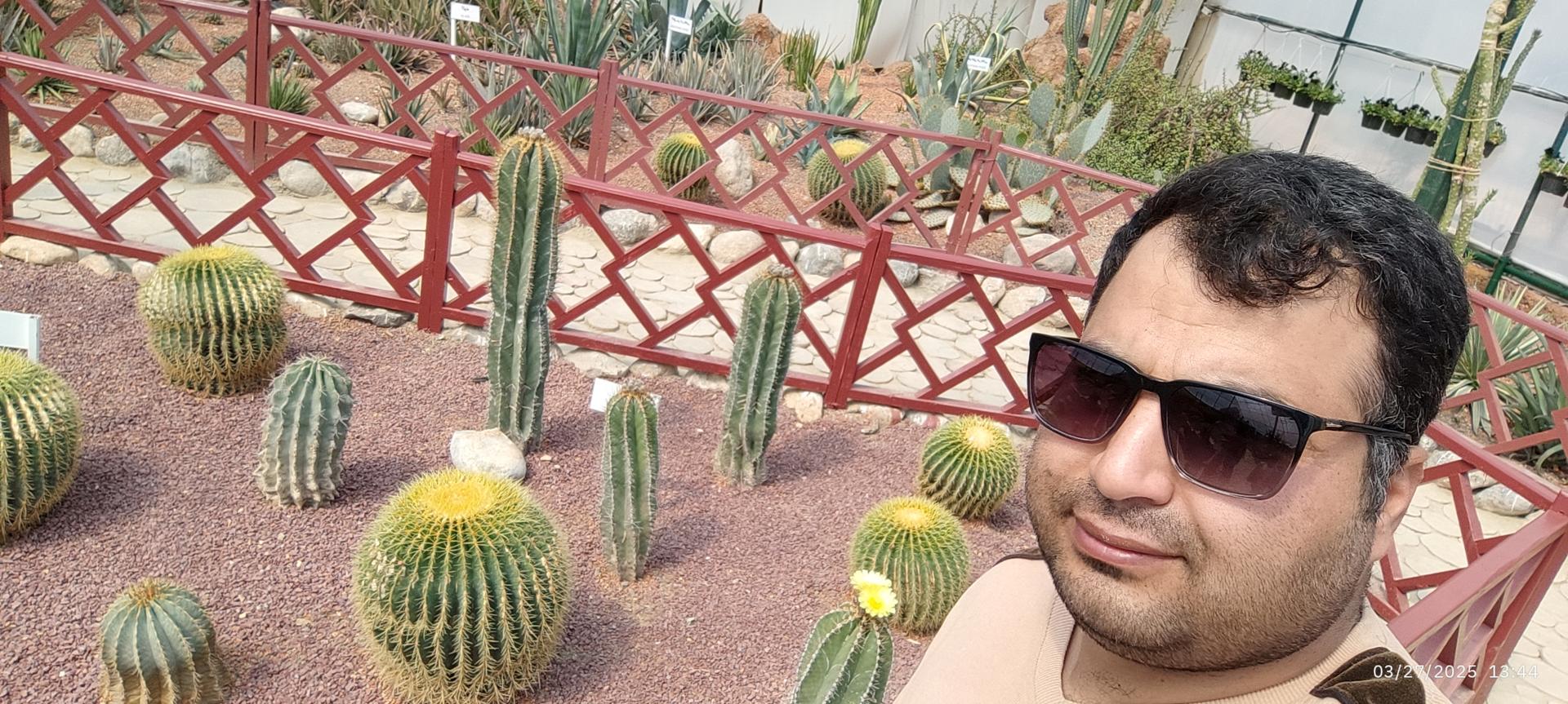 عکس باغ گل‌ های گرمسیری