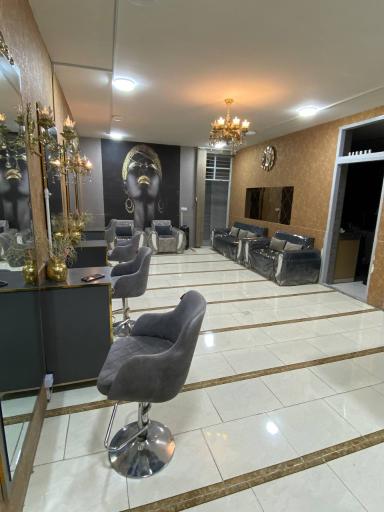 عکس آکادمی زیبایی سی رخ