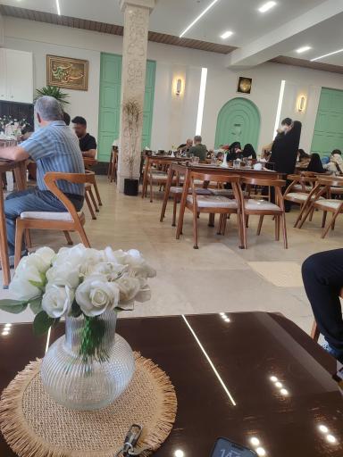 عکس رستوران سفیران