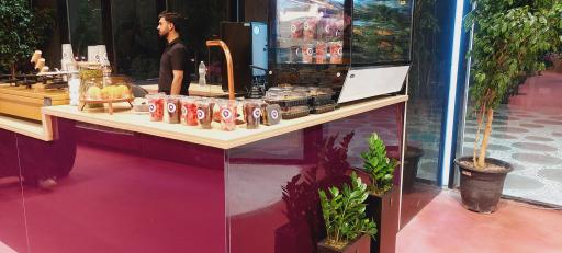 عکس ارسلان کادایف کافه کنافه