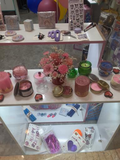 عکس فروشگاه یونیک شاپ 