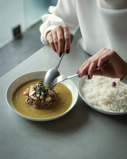 قهوه خانه معاصر چاشتی