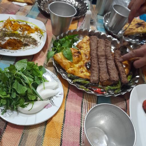 عکس سفره خانه سنتی بابا ماشالله 