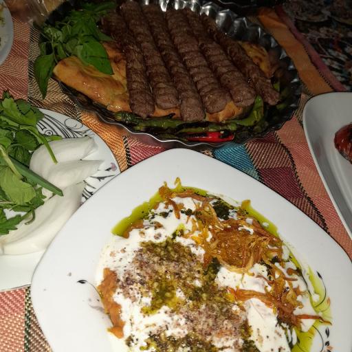 عکس سفره خانه سنتی بابا ماشالله 