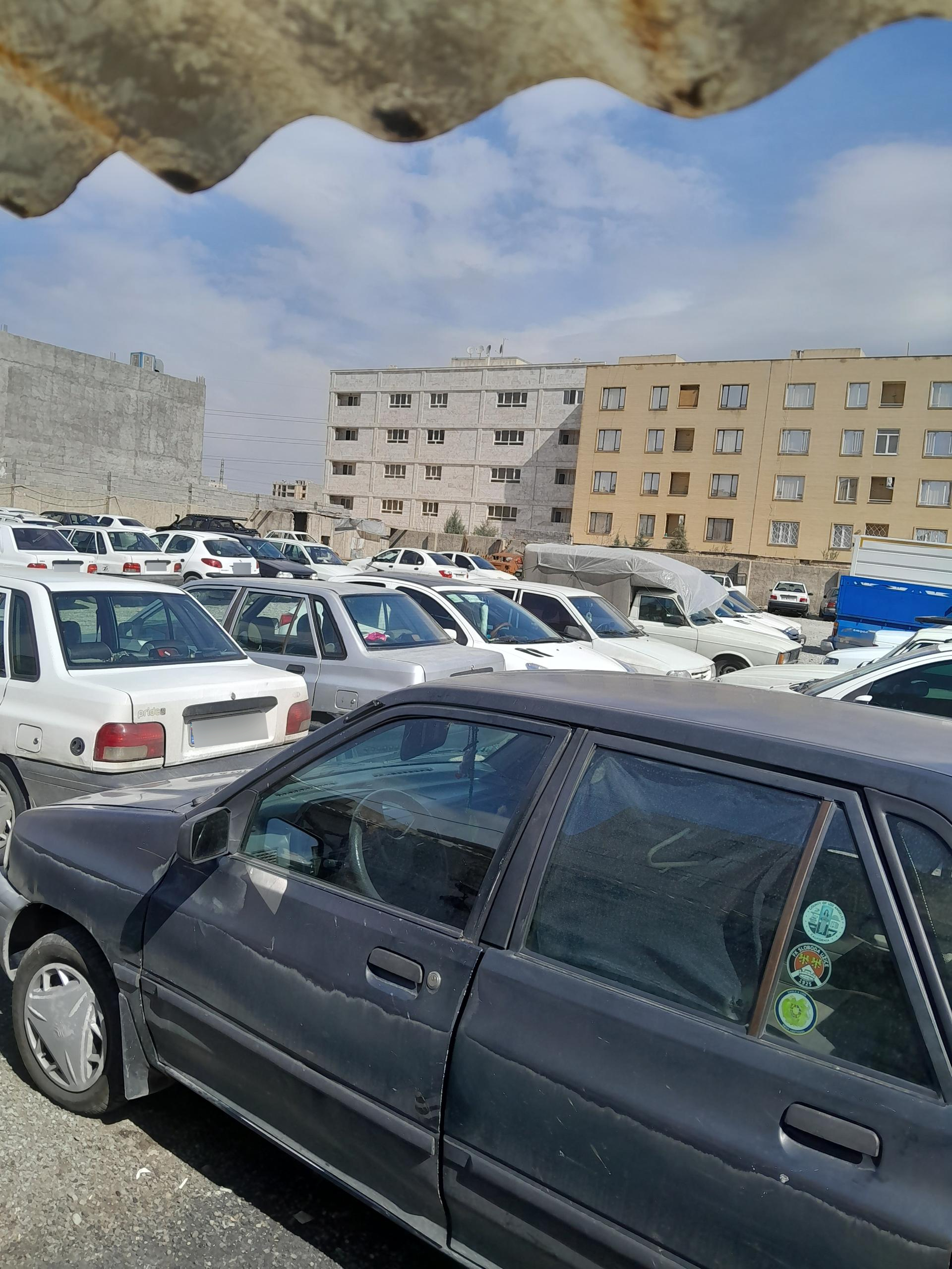 عکس پارکینگ عمومی خورشید