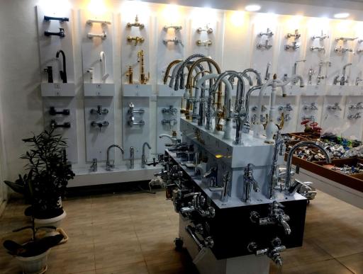 فروشگاه ساختمانی و شیرآلات ئارۆ