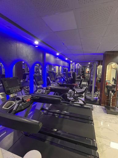 عکس باشگاه فیتنس و بدنسازی شاهین