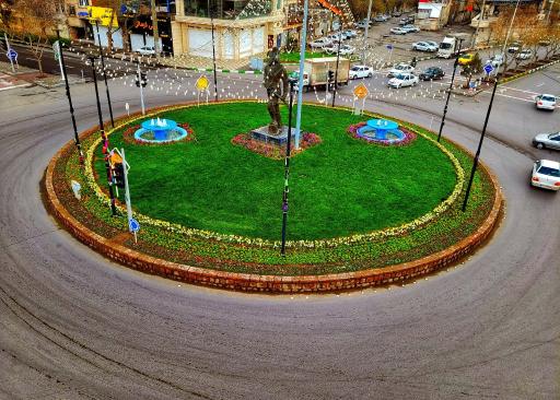 عکس میدان میرزاکوچک خان