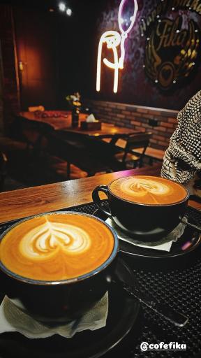 عکس کافه فیکا