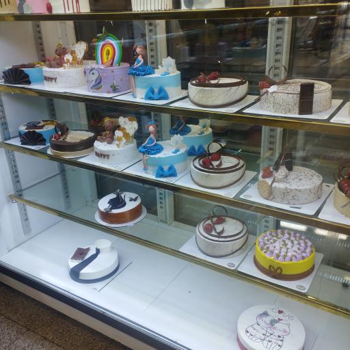 عکس قنادی کریمی