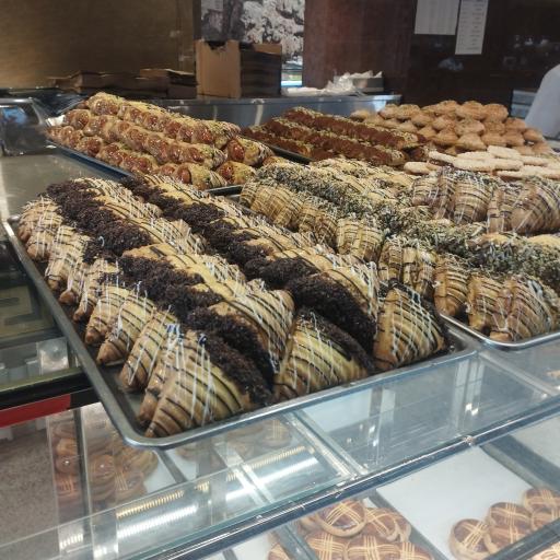 عکس قنادی کریمی