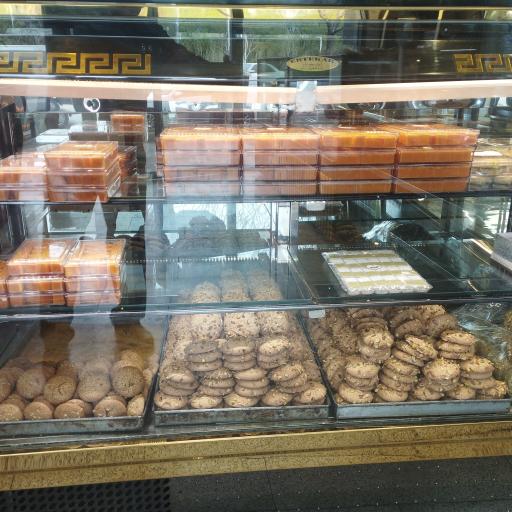 عکس قنادی کریمی