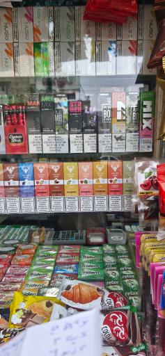 عکس کیوسک روزنامه فروشی فتحی