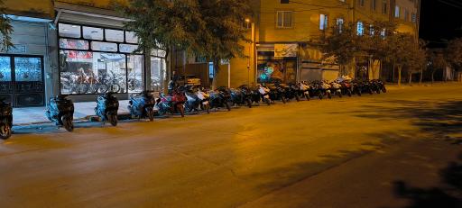 عکس فروشگاه موتور سیکلت کمیجانی