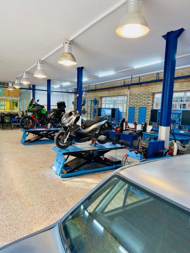 عکس آموزشگاه تخصصی مکانیک و برق خودرو فنون پلاس