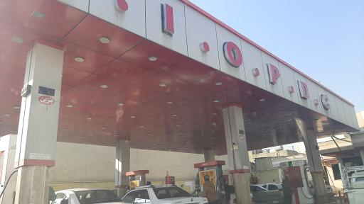 عکس بنزین جایگاه پروین اعتصامی