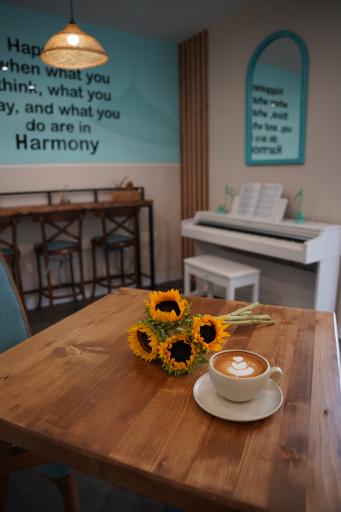 عکس کافه هارمونی