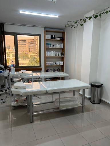 عکس انستیتو پوست مهسا مولایی