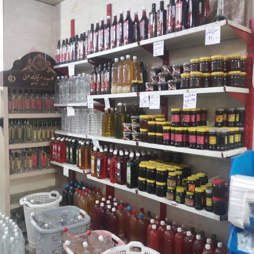 عکس کارگاه تولیدی عرقیجات سنتی قوام