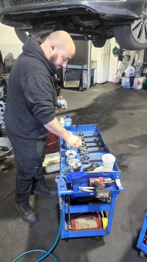 عکس تعمیرگاه تخصصی زویدات