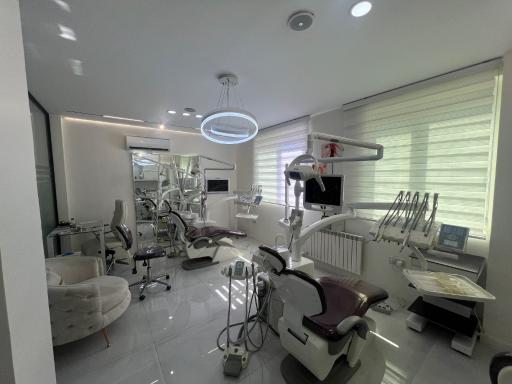 کلینیک دندانپزشکی فرتاک 