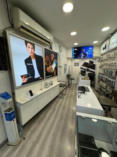 عکس نمایندگی موبایل سامسونگ (چشم انداز)